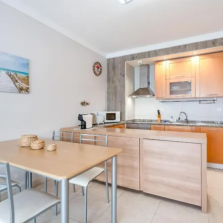 Lägenhet Bright 1 Bdr Flat With Pool & Balcony By Lovelystay *