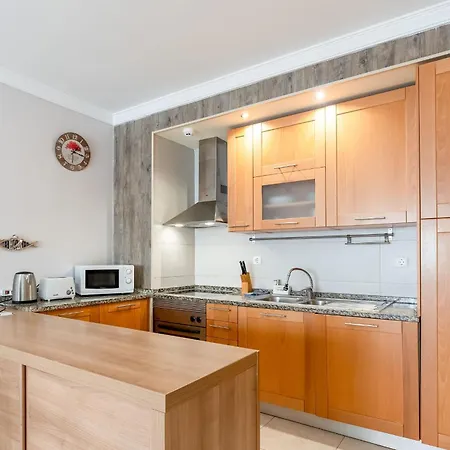 Lägenhet Bright 1 Bdr Flat With Pool & Balcony By Lovelystay *