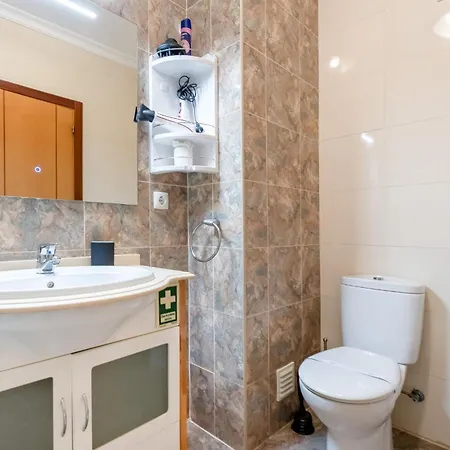 Bright 1 Bdr Flat With Pool & Balcony By Lovelystay Портиман