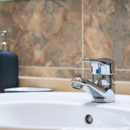 Апартаменты Bright 1 Bdr Flat With Pool & Balcony By Lovelystay