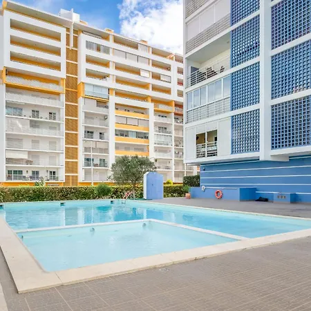 Bright 1 Bdr Flat With Pool & Balcony By Lovelystay ポルティマン